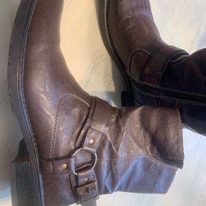 Men’s DayFive Buckle Boots/side zipper